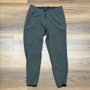 Kuhl Freeflex Jogger Pants in Gray Size Medium